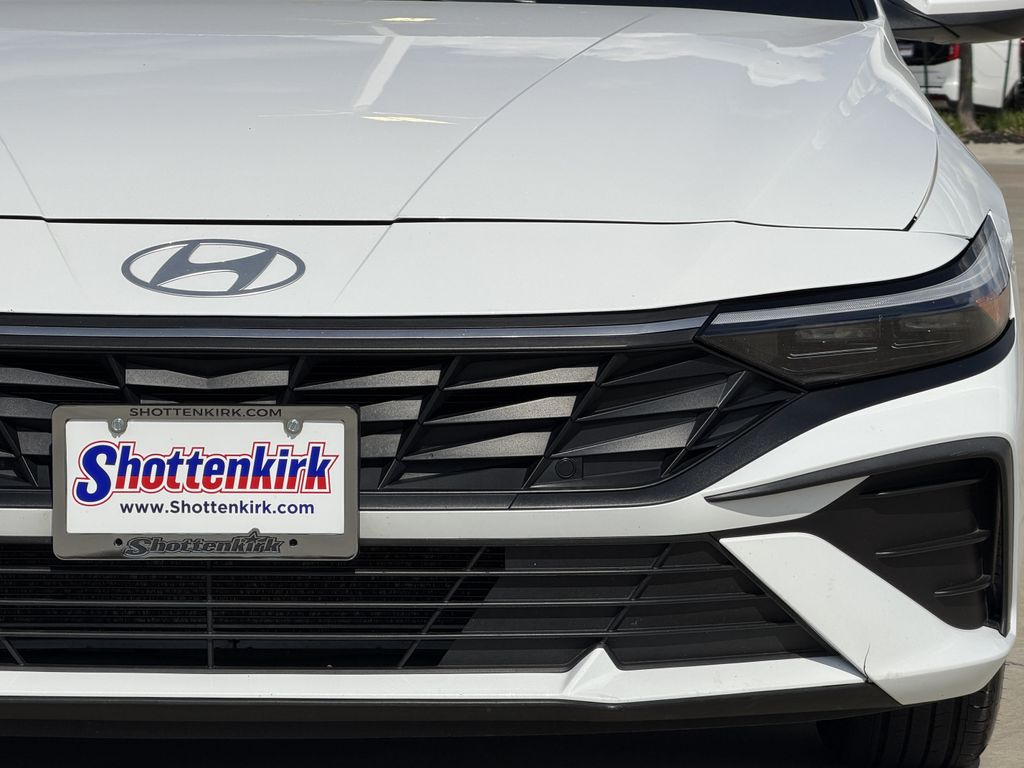 Used 2024 Hyundai Elantra Sedan