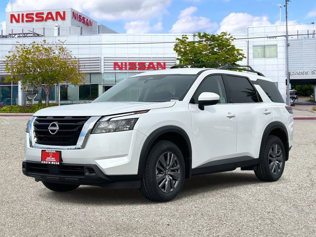 2025 Nissan Pathfinder SV