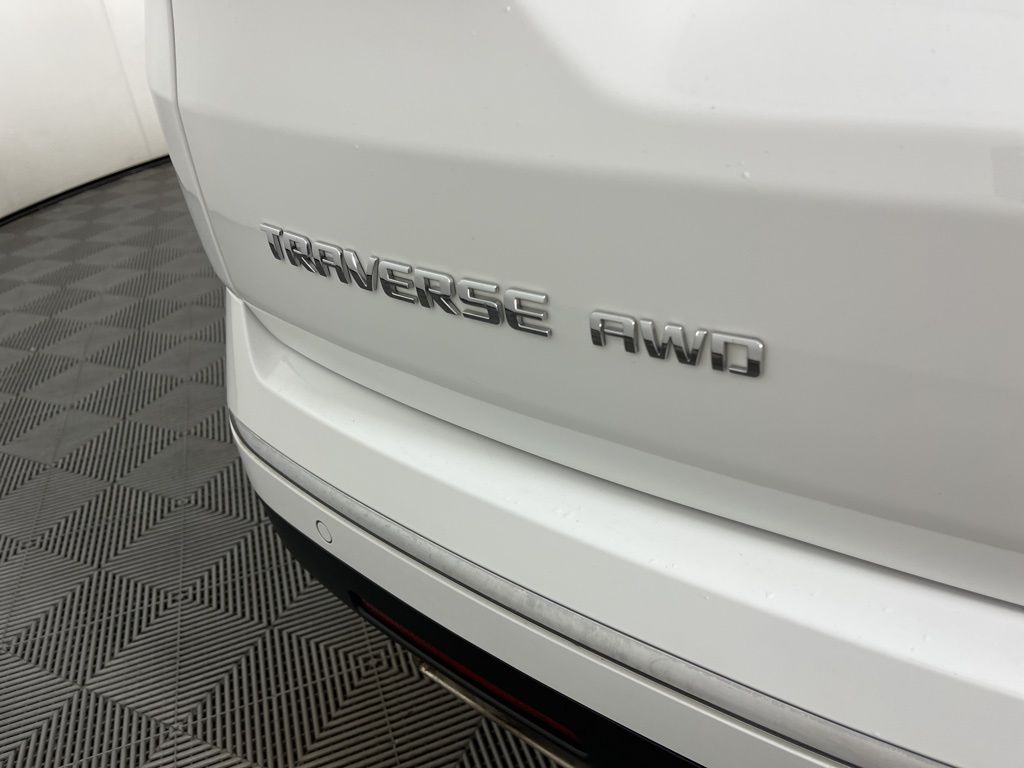 Thumbnail: 2023 Chevrolet Traverse - 3