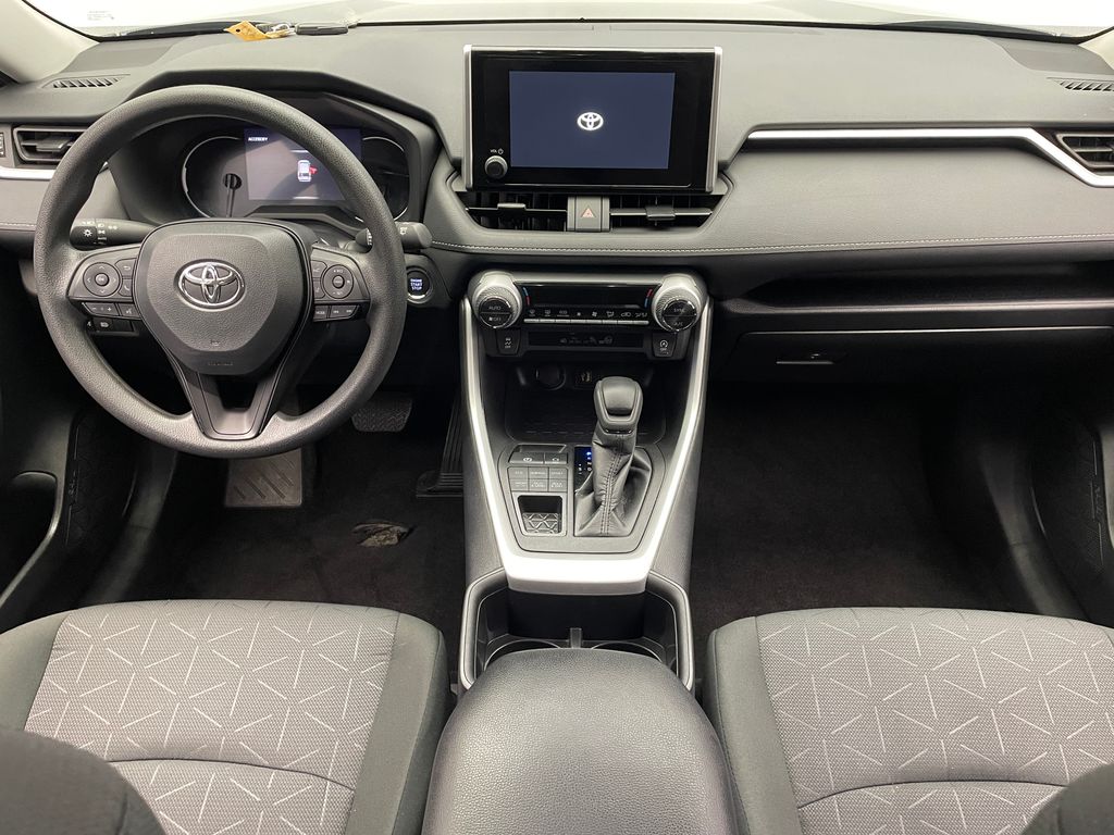 2024 Toyota RAV4 XLE 19