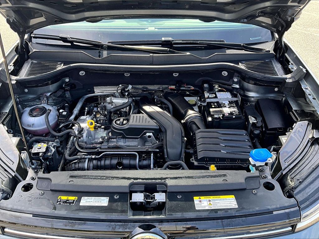 2025 Volkswagen Taos — photo 30