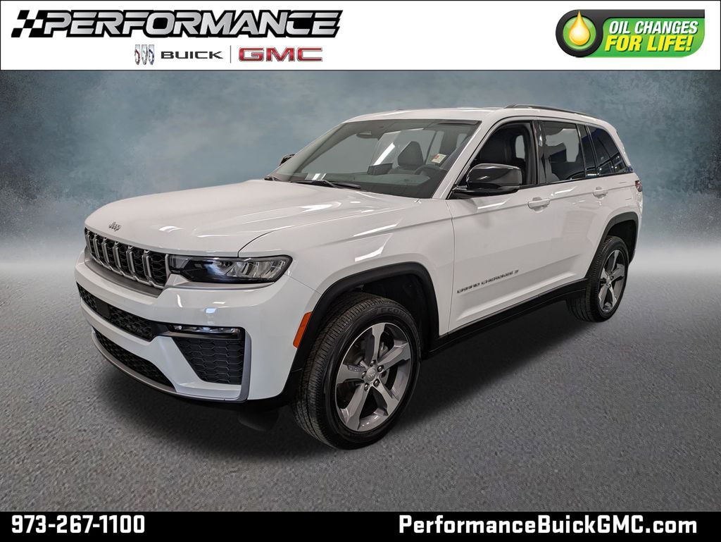 Bright White Clearcoat 2026 Jeep Grand Cherokee SUV / Crossover Four-Wheel Drive 8-Speed Automatic