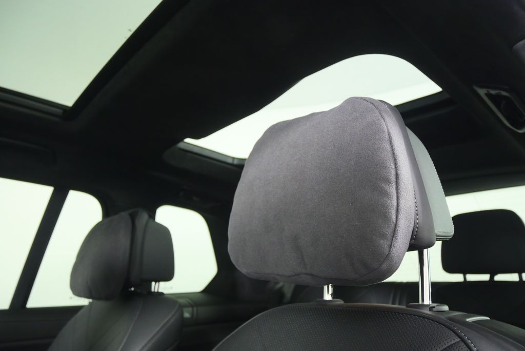 Thumbnail: 2023 BMW X7 - 15