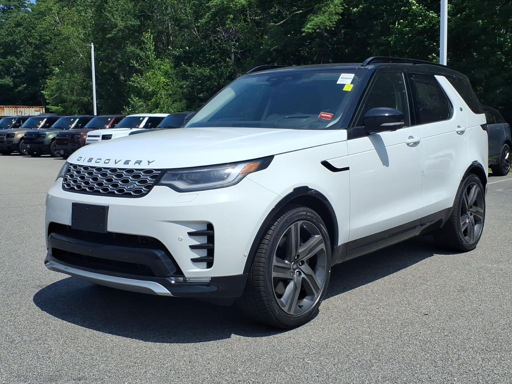 White 2026 Land Rover Discovery SUV / Crossover 8-Speed Automatic