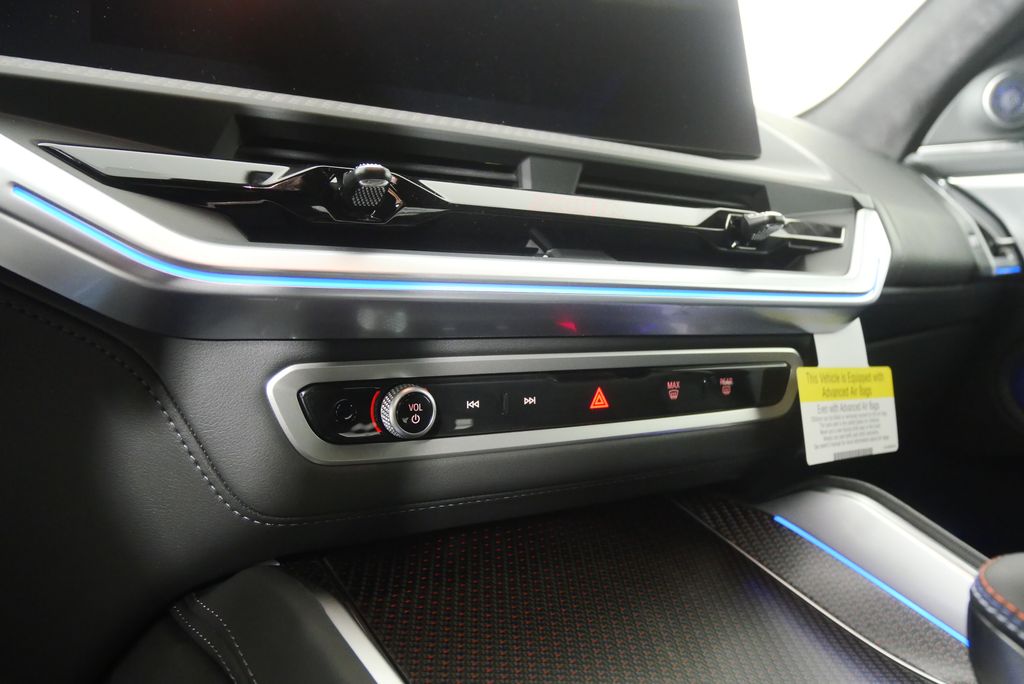 Thumbnail: 2026 BMW XM - 26