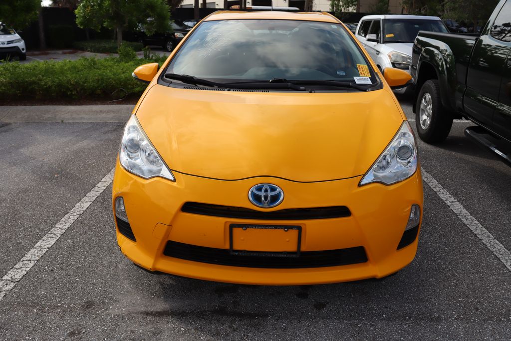 2014 Toyota Prius c Three 5