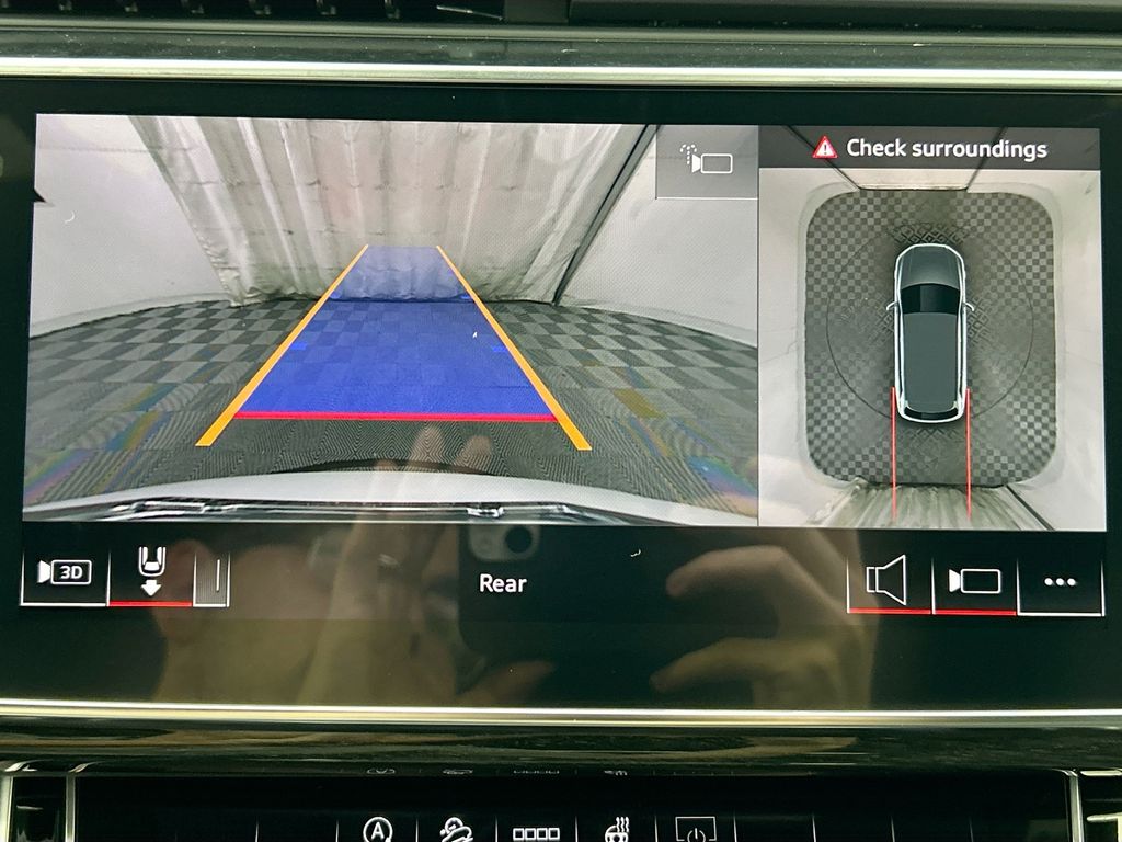 Thumbnail: 2026 Audi Q7 - 16