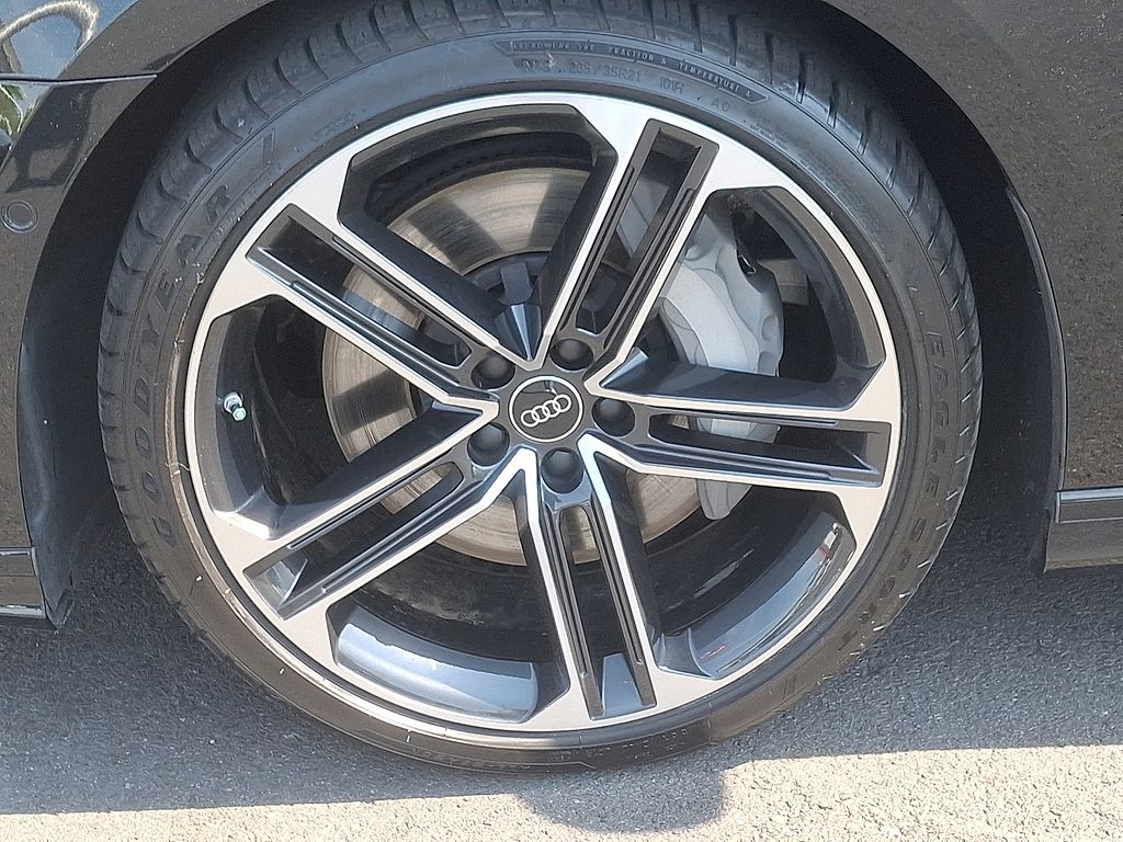 2022 Audi A8 L 8