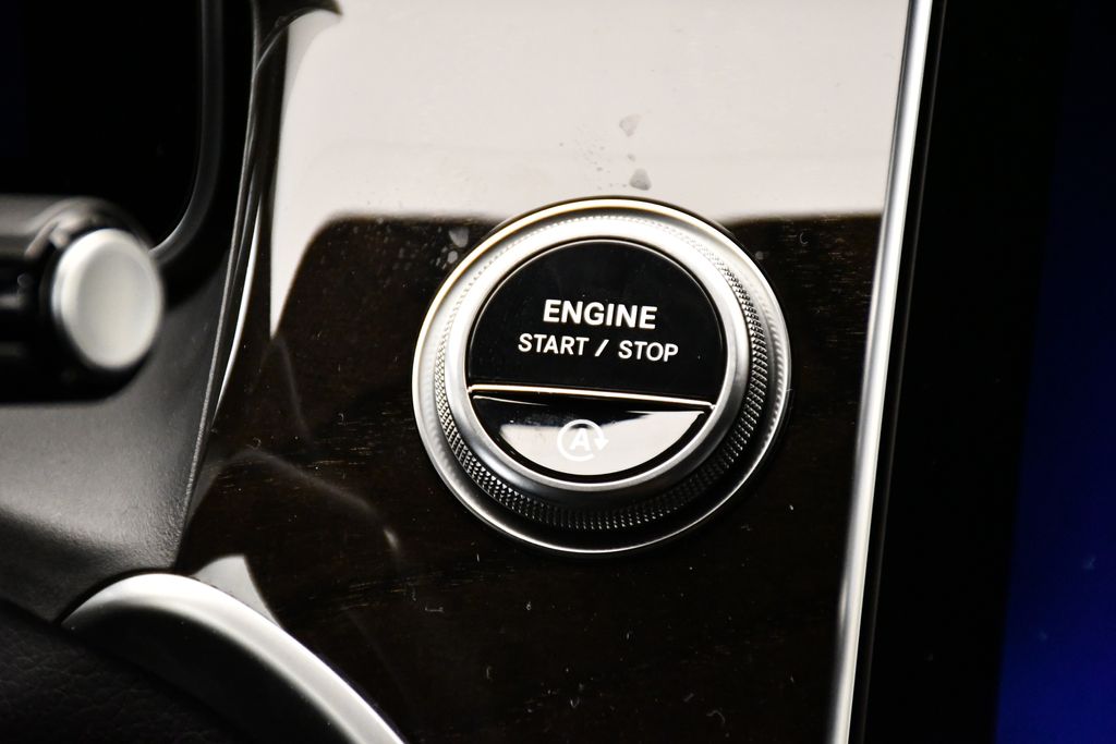 Thumbnail: 2025 Mercedes-Benz GLC - 27