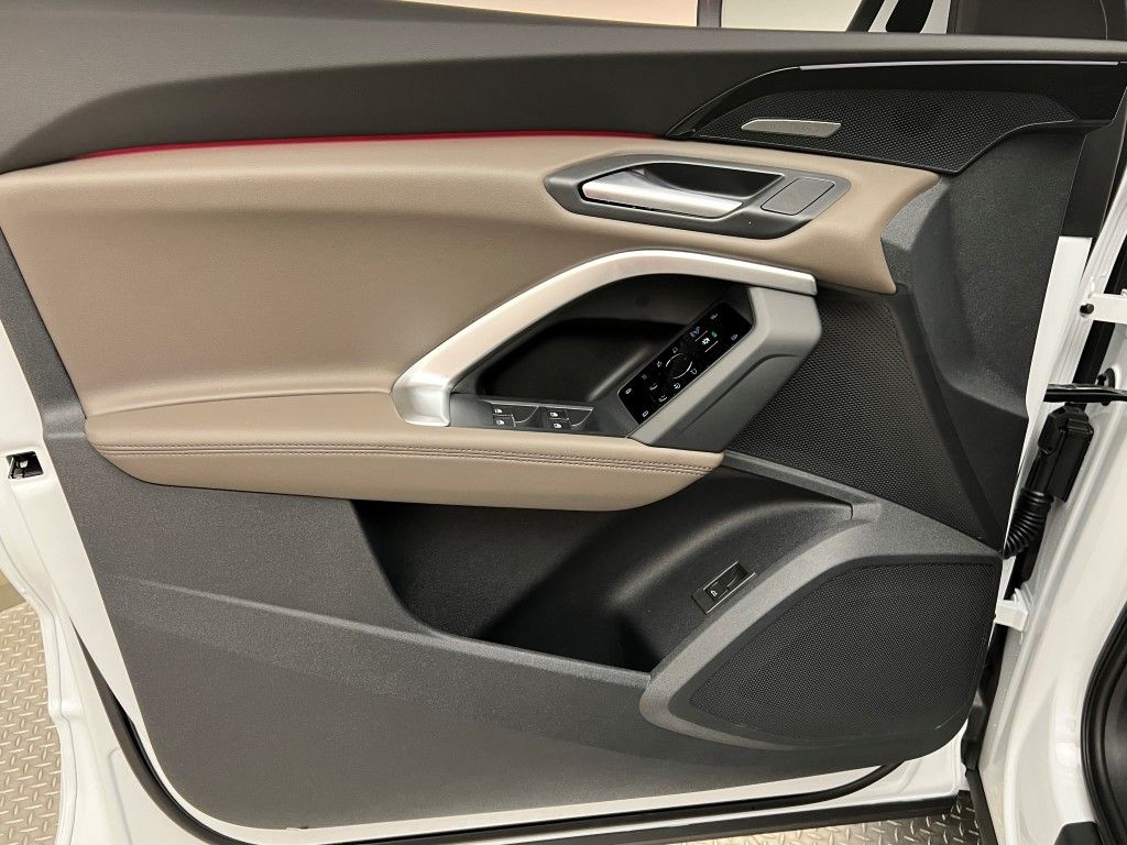 Thumbnail: 2025 Audi Q5 - 28