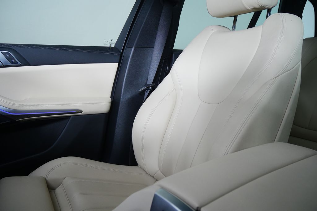 Thumbnail: 2022 BMW X5 - 25