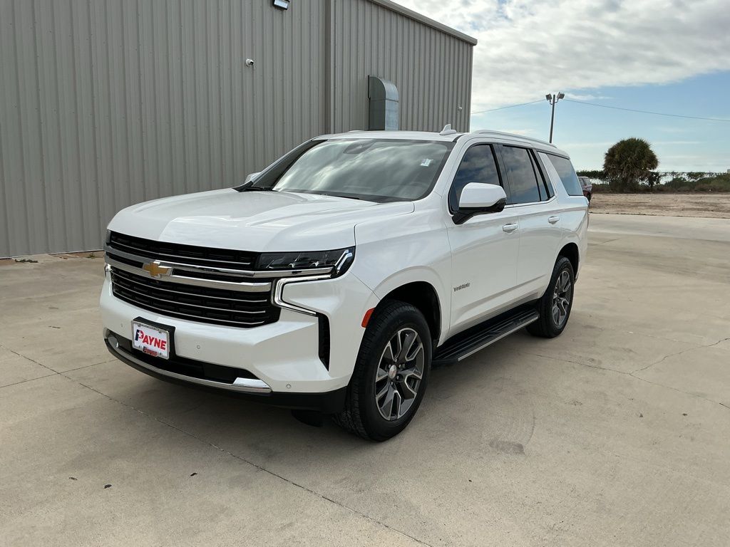 White (Iridescent Pearl Tricoat) 2024 Chevrolet Tahoe LT RWD SUV / Crossover 4X2