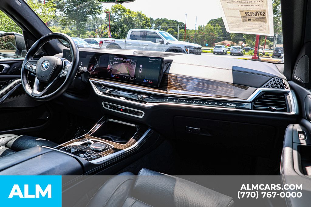 Used 2025 White BMW xDrive50e image 32