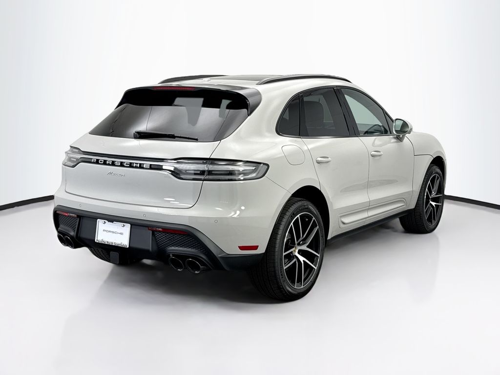 Thumbnail: 2026 Porsche Macan - 7