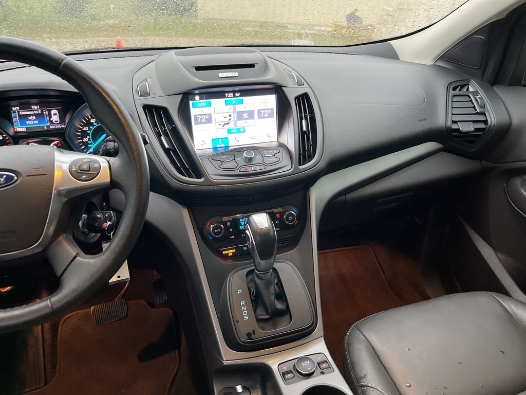 2016 Ford Escape SE 18