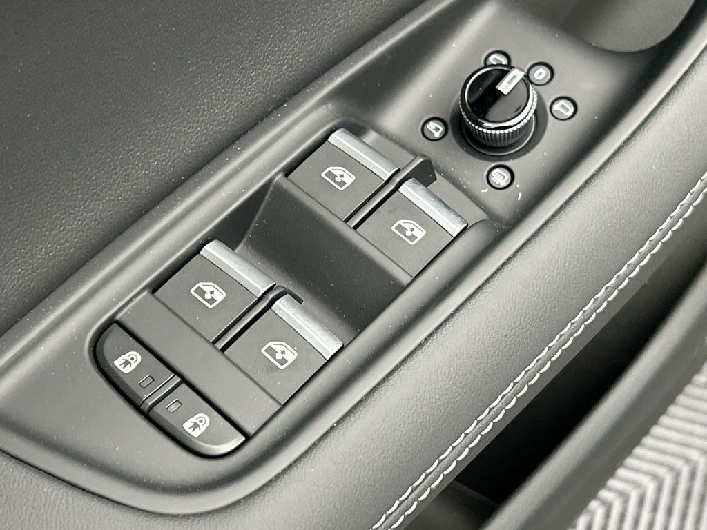 Thumbnail: 2026 Audi Q7 - 23