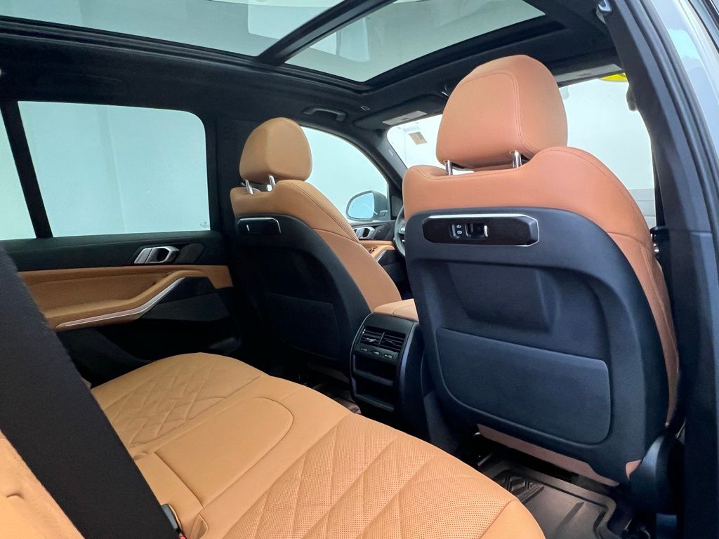 Thumbnail: 2025 BMW X5 - 8