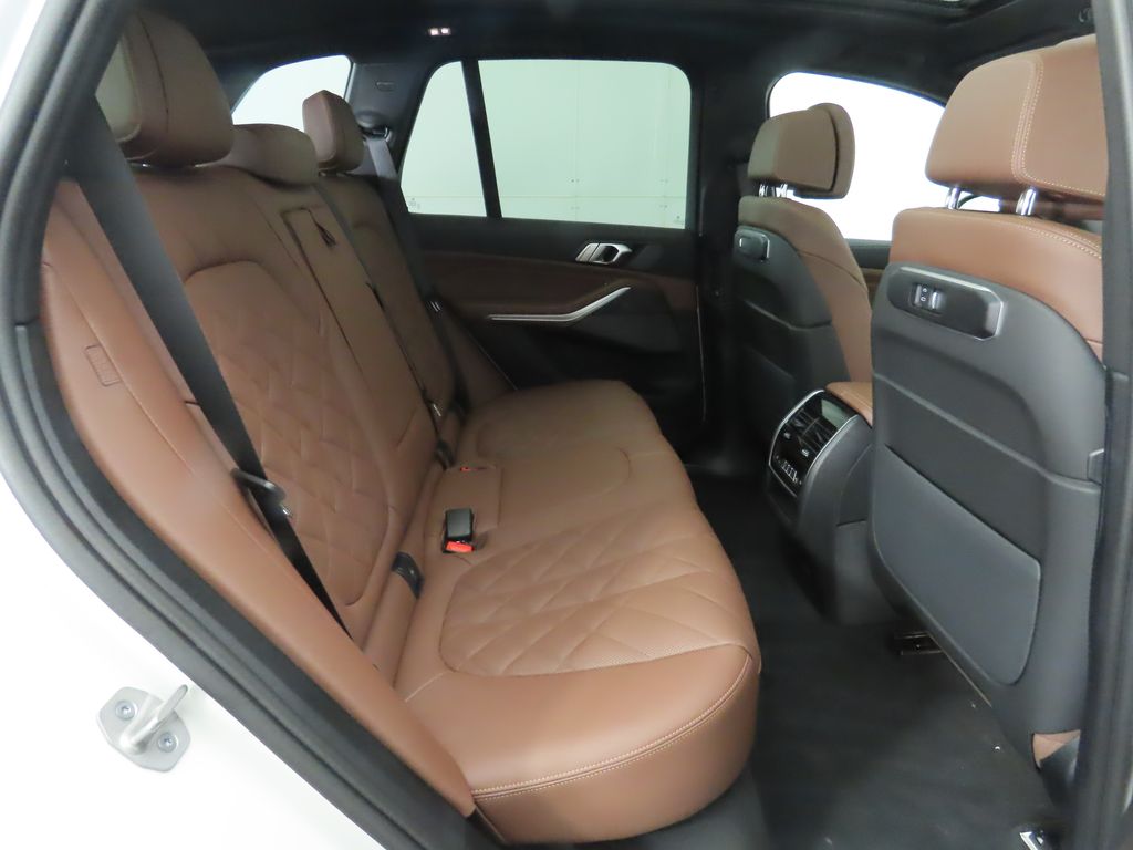 Thumbnail: 2026 BMW X5 - 23