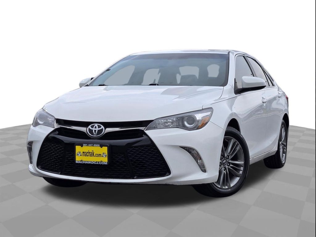 2017 Toyota Camry SE White at Emmons Autoplex