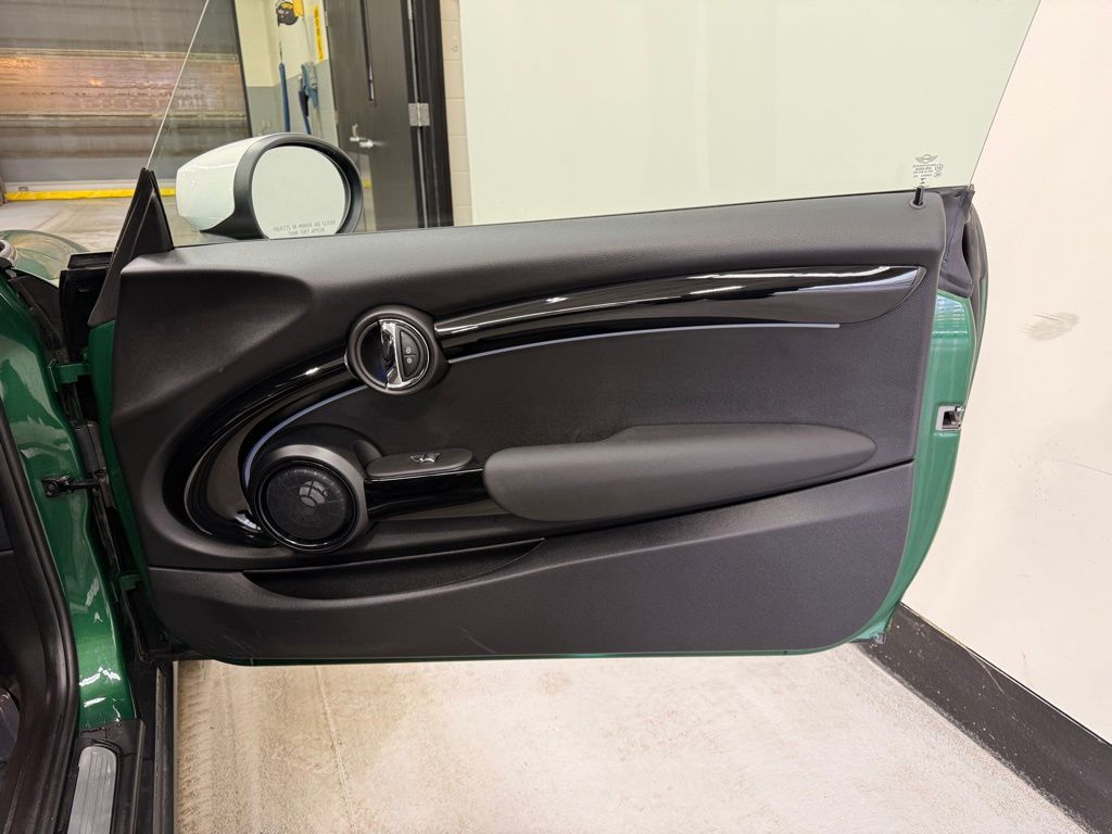 Thumbnail: 2022 MINI Cooper - 22