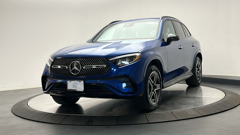 2025 Mercedes-Benz GLC 300 3