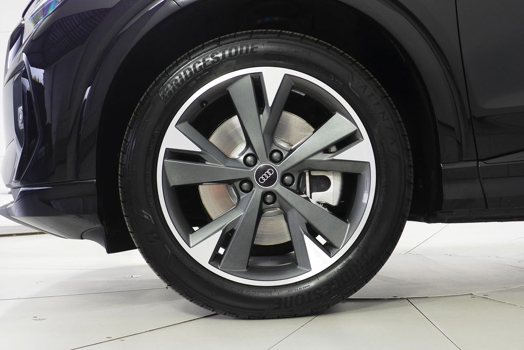 Thumbnail: 2023 Audi Q4 e-tron - 5