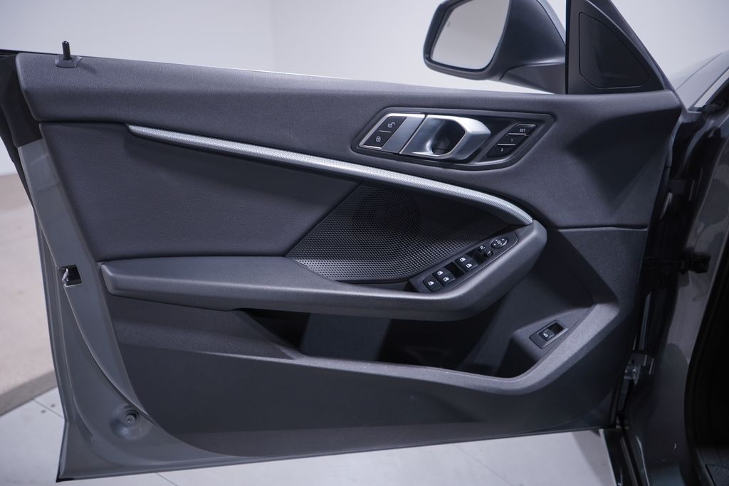 Thumbnail: 2023 BMW 2 Series - 16