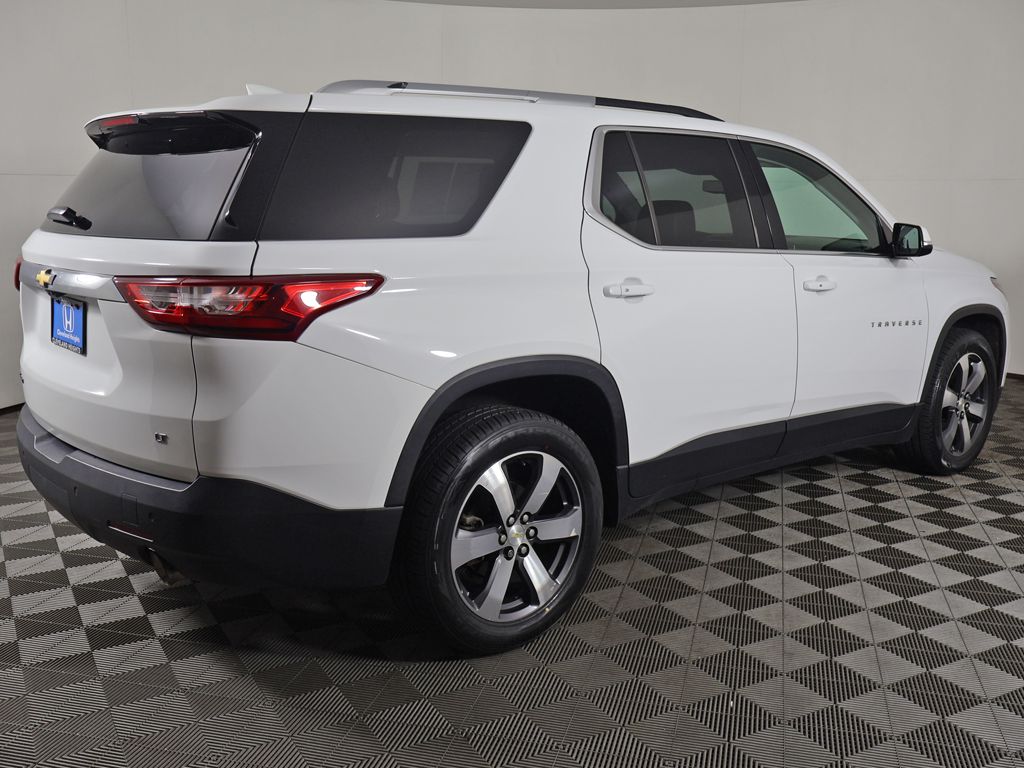 Used 2018 White Chevrolet 3LT image 11