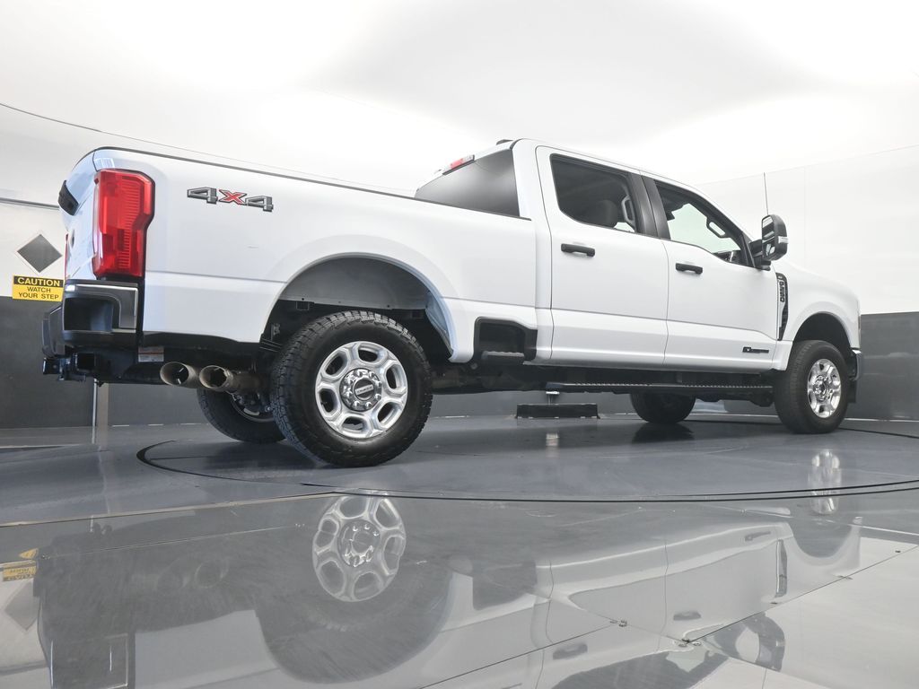 Used 2025 Oxford White Ford XLT image 64