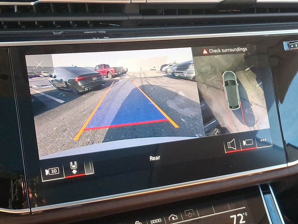 Thumbnail: 2022 Audi Q8 - 19