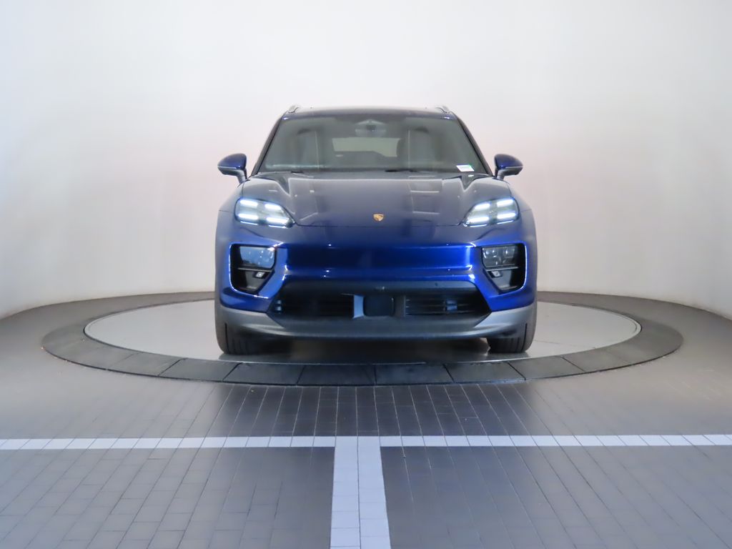 Thumbnail: 2024 Porsche Macan - 10