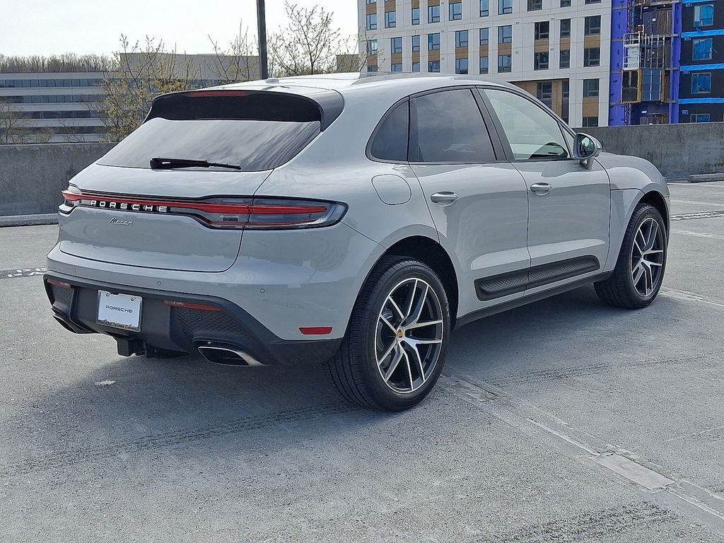 Thumbnail: 2026 Porsche Macan - 8