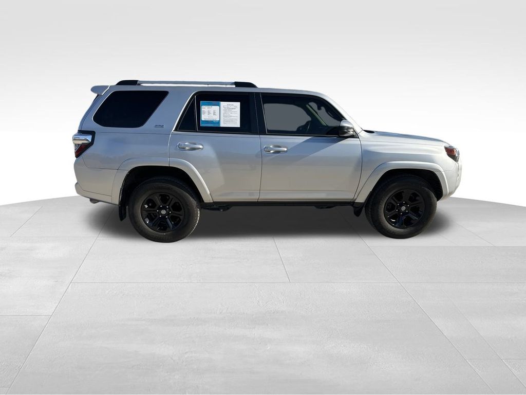 2022 Toyota 4Runner SR5 11