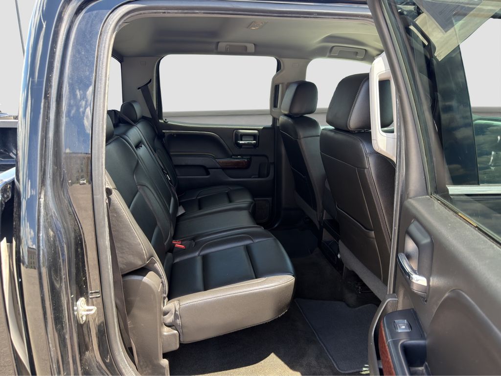 Used 2018 Black GMC SLT image 19