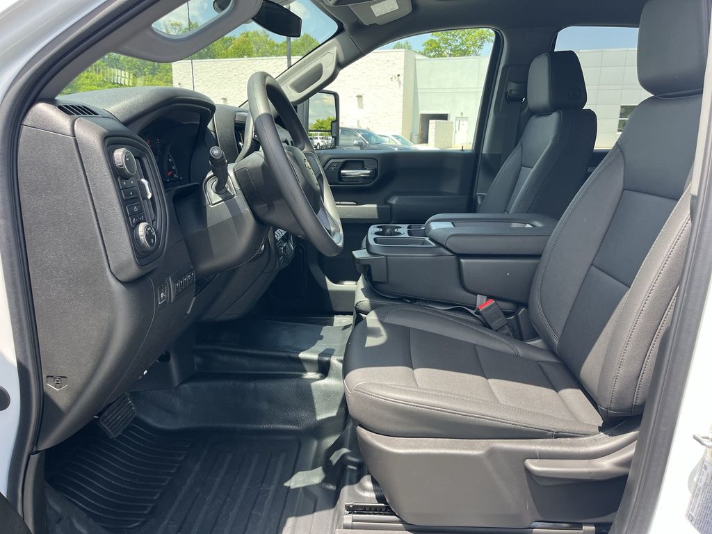 2025 Chevrolet Silverado 3500HD Work Truck photo