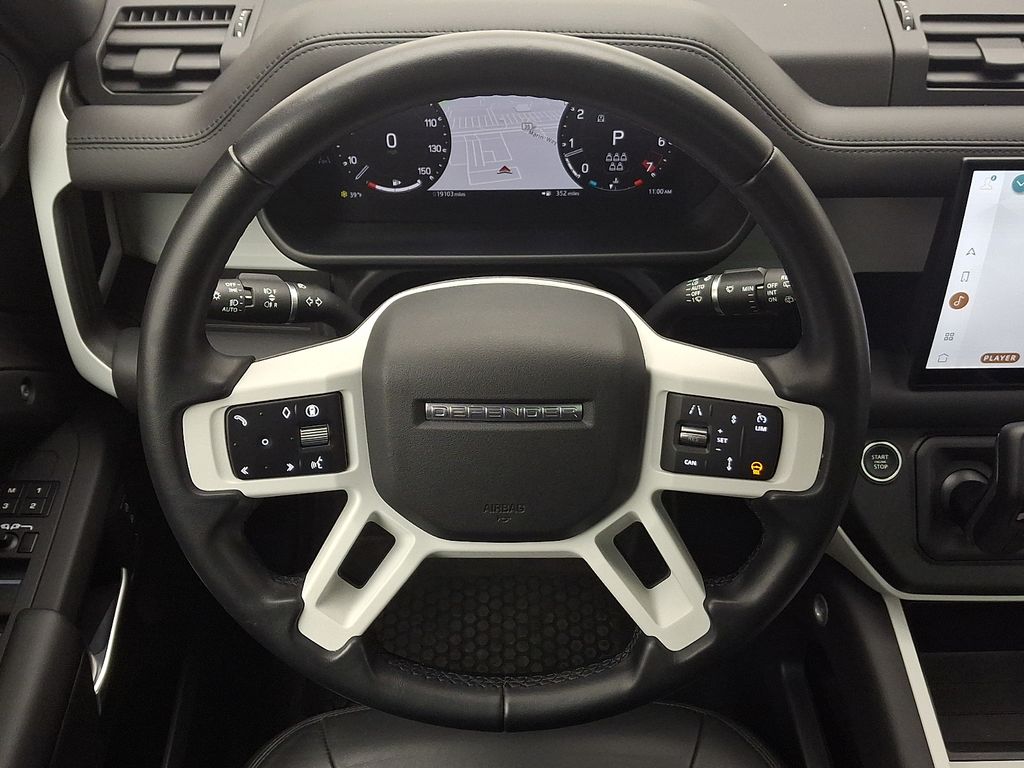 Thumbnail: 2025 Land Rover Defender - 20