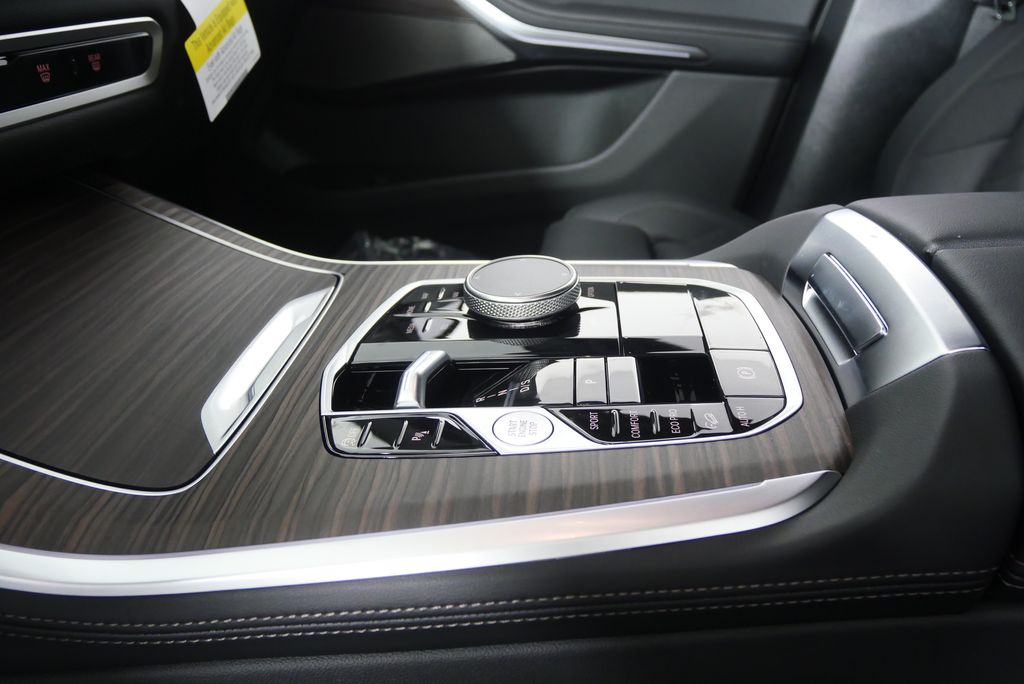 Thumbnail: 2026 BMW X5 - 21