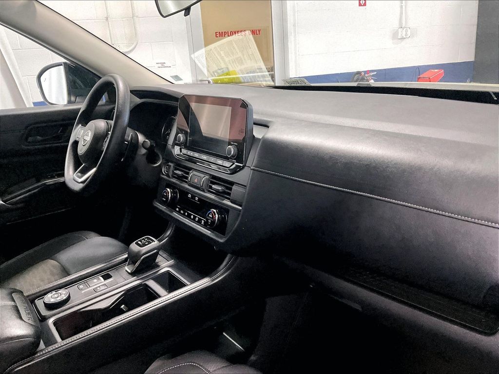 2024 Nissan Pathfinder — photo 14