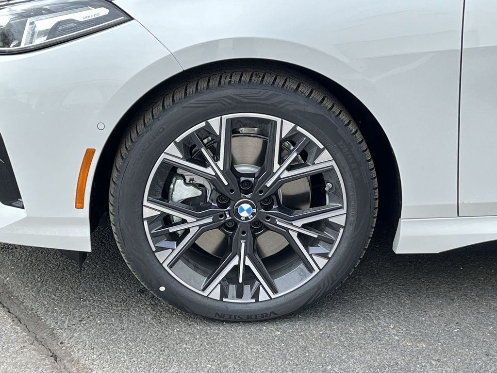 Thumbnail: 2025 BMW 2 Series - 10