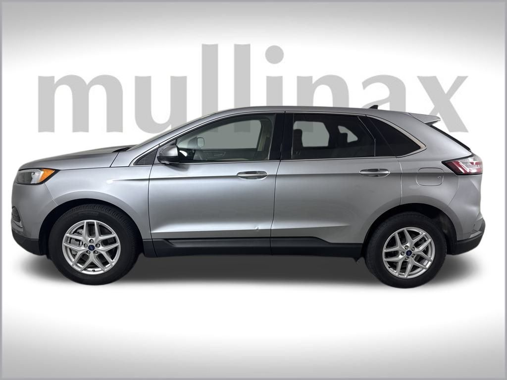 2022 Ford Edge SEL photo 7