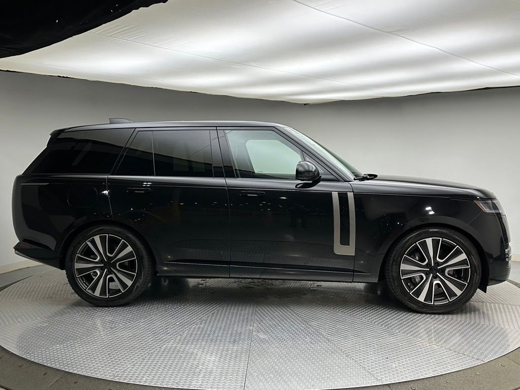 Thumbnail: 2026 Land Rover Range Rover - 4