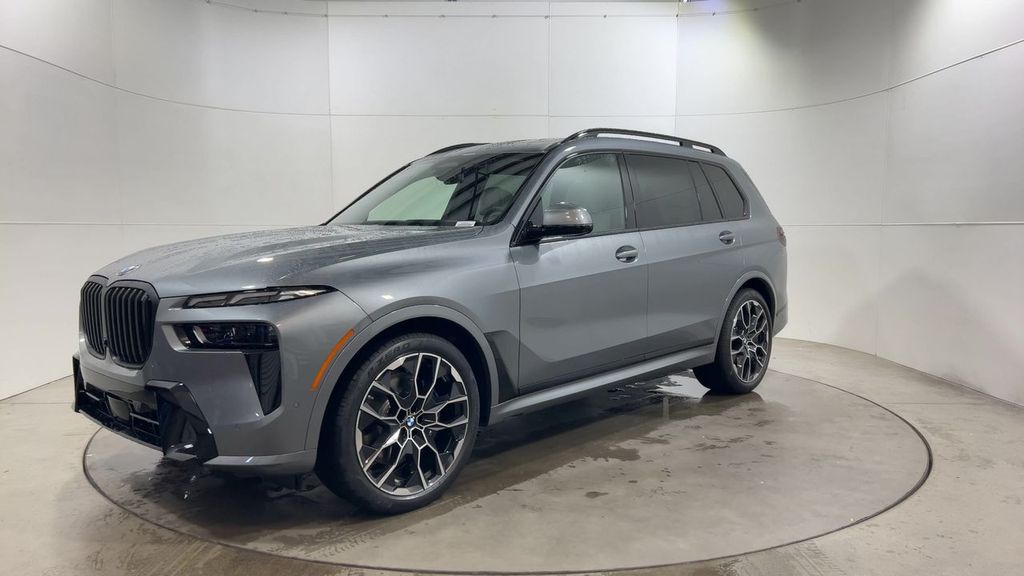 Thumbnail: 2026 BMW X7 - 4