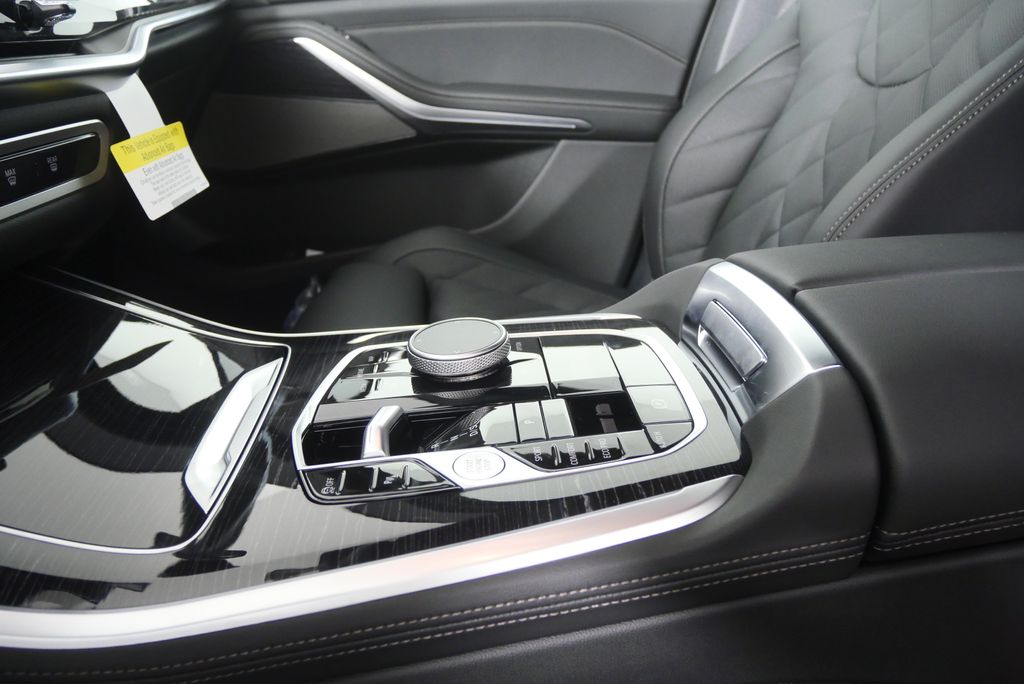 Thumbnail: 2026 BMW X5 - 19