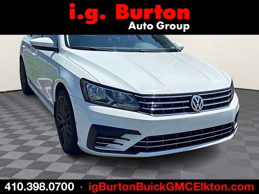Pure White 2016 Volkswagen Passat Sedan Front-Wheel Drive 6-Speed Automatic