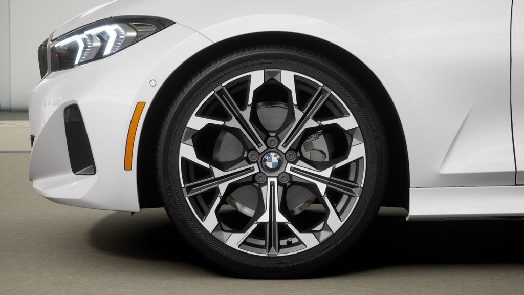 2025 BMW 3 Series 330i 32