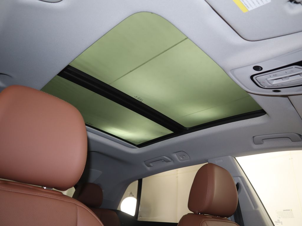 Thumbnail: 2022 Audi Q8 - 19