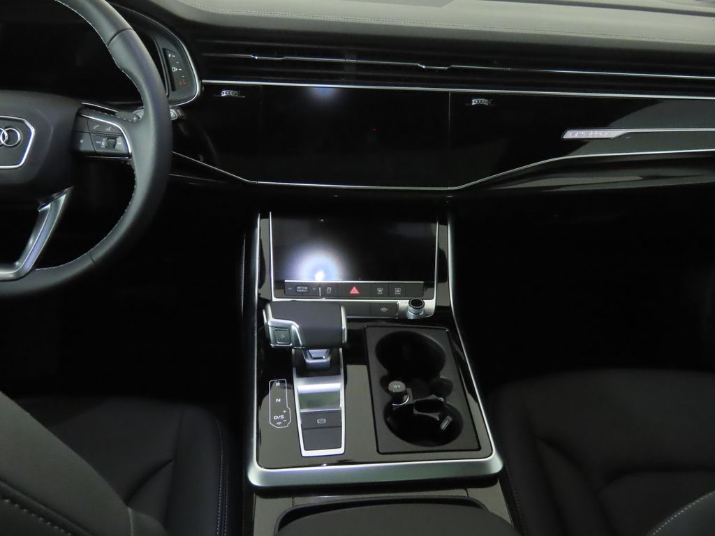 Thumbnail: 2025 Audi Q7 - 16