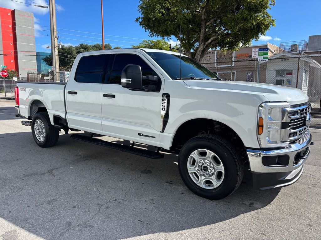 2025 Ford F-250 Super Duty XLT Crew Cab 4WD