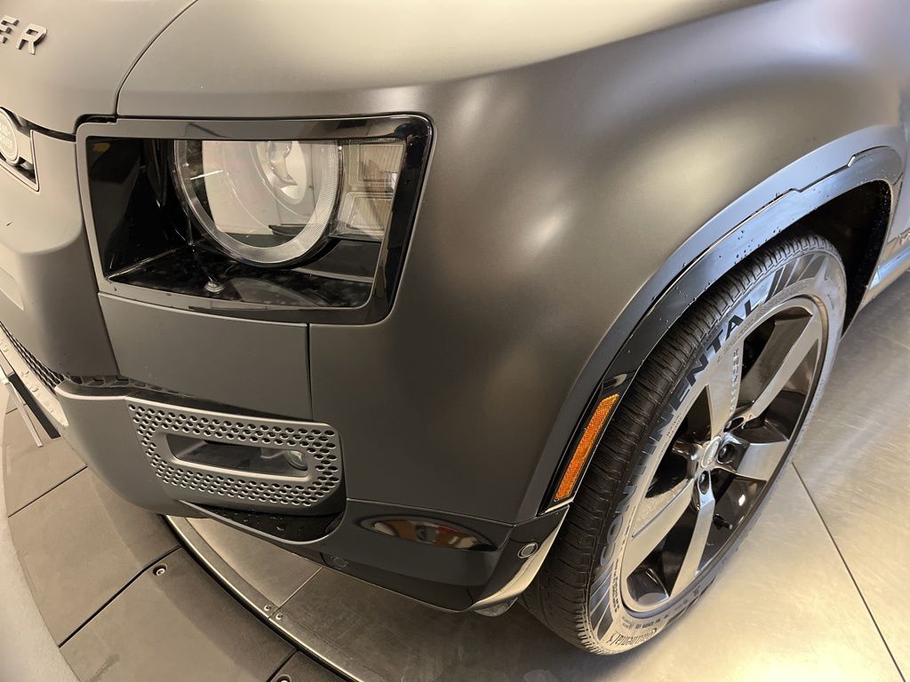 Thumbnail: 2025 Land Rover Defender - 9