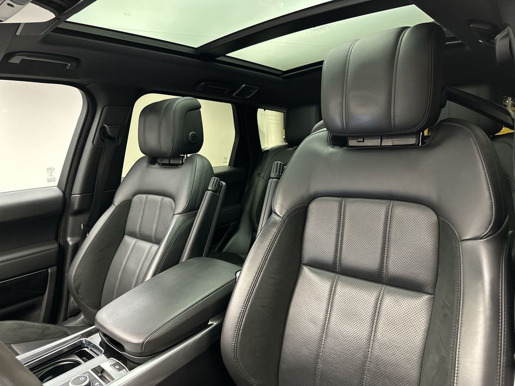 Thumbnail: 2021 Land Rover Range Rover Sport - 15